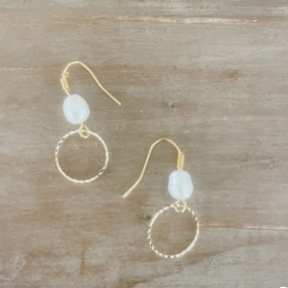 Elegant Gold and White Earrings